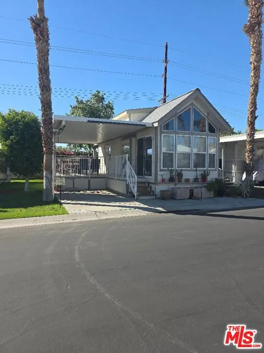 Manufactured In Park for sale at 84136 Avenue 44 372, Indio, CA featuring 1 bed and 1 bath