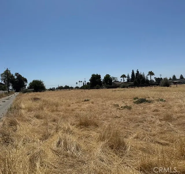 3207 N Valentine, Fresno, CA — listing photo 1