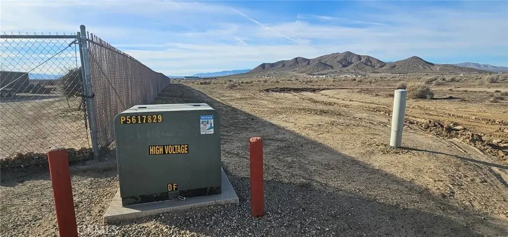 0 67th St W / Felsite, Rosamond, CA — listing photo 1