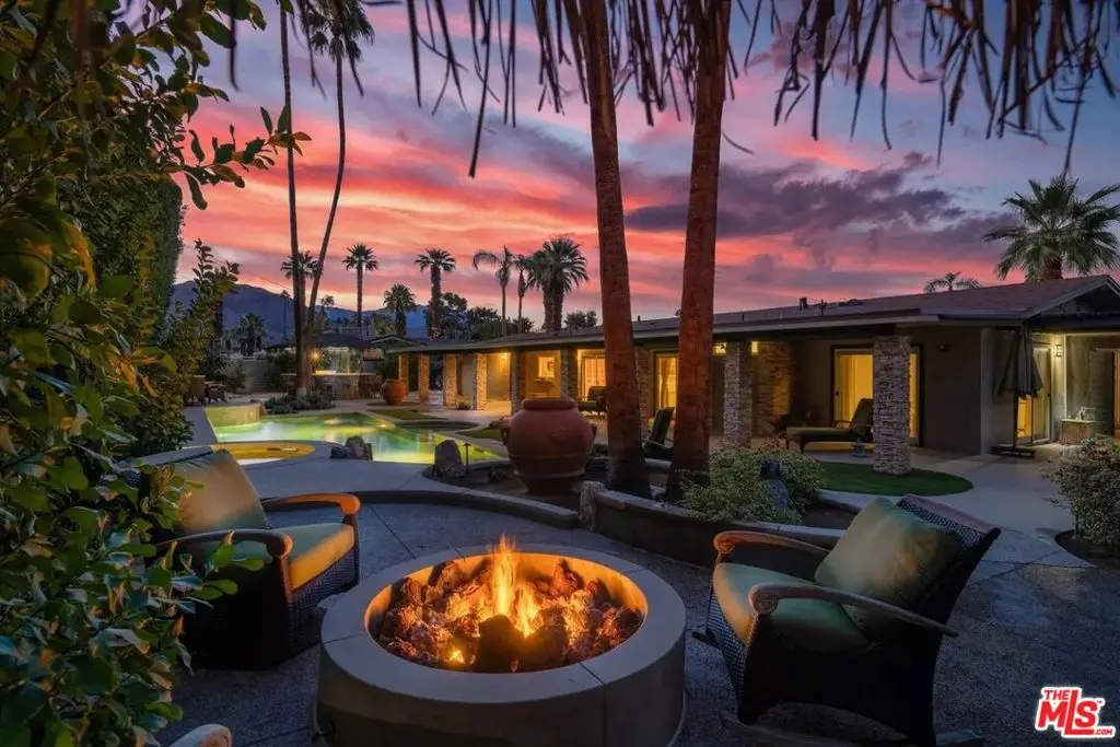 Residential Lease for rent at 74085 Old Prospector Trail, Palm Desert, Riverside County, CA featuring 3 beds and 2 baths