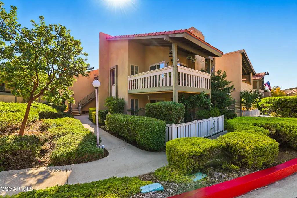 245 Oakleaf Drive 205, Thousand Oaks, CA — listing photo 1