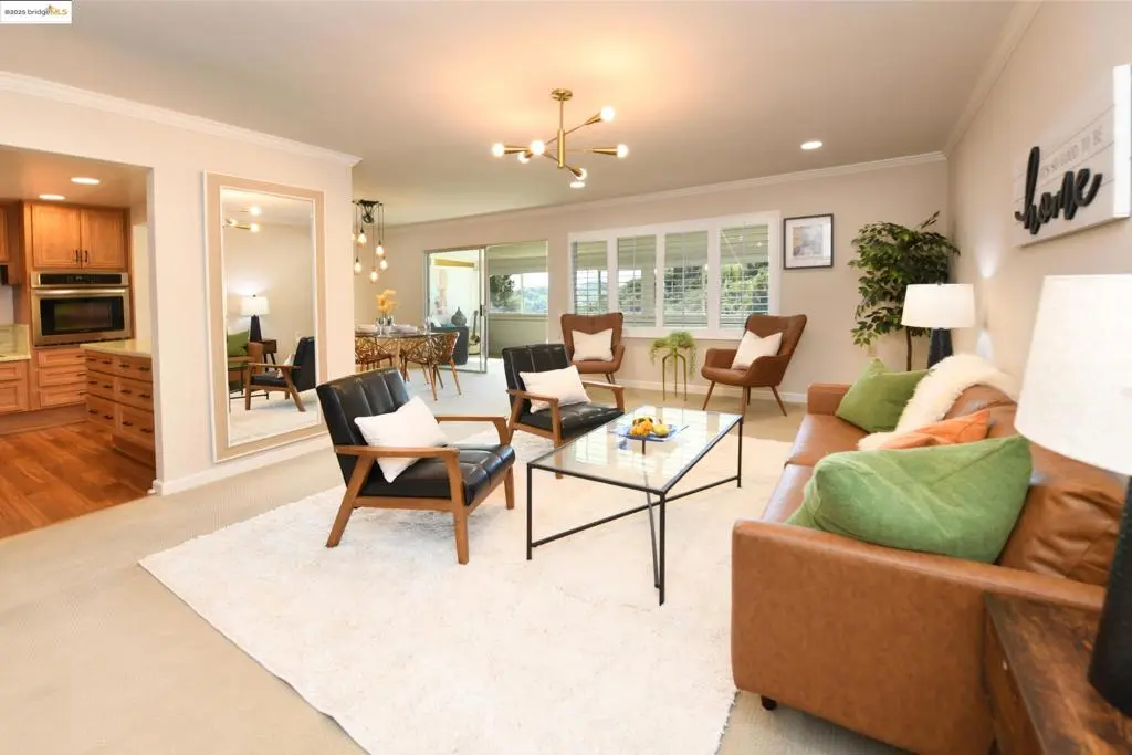 Condominium for rent at 1910 Skycrest Dr, Walnut Creek, CA featuring 2 beds and 1 bath