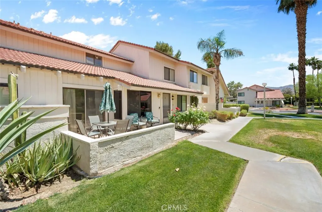 Residential Lease for rent at 6134 Arroyo 3, Palm Springs, Riverside County, CA featuring 2 beds and 2 baths