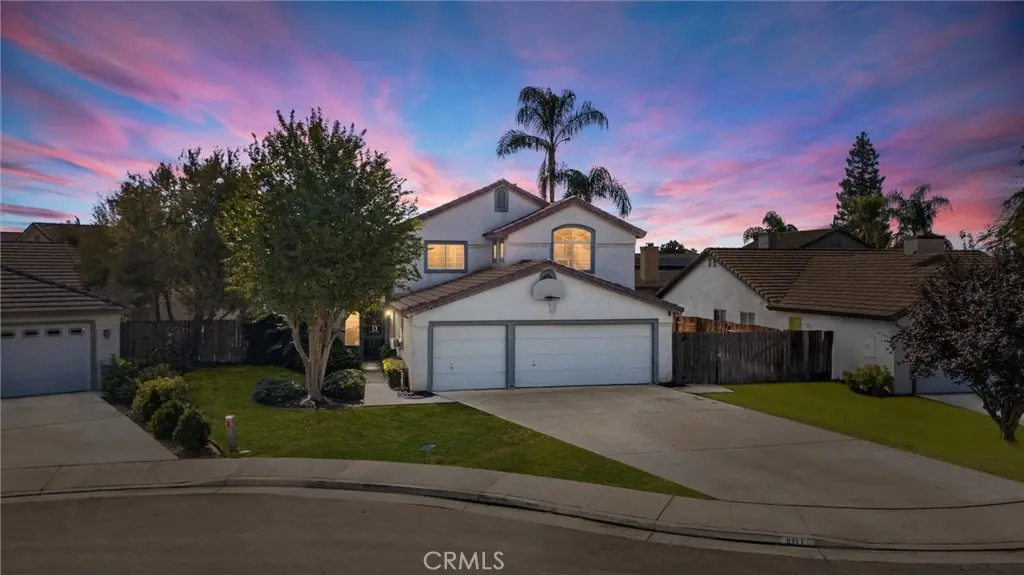 Single Family Residence for sale at 9711 Touchstone, Bakersfield, CA featuring 6 beds and 3 baths