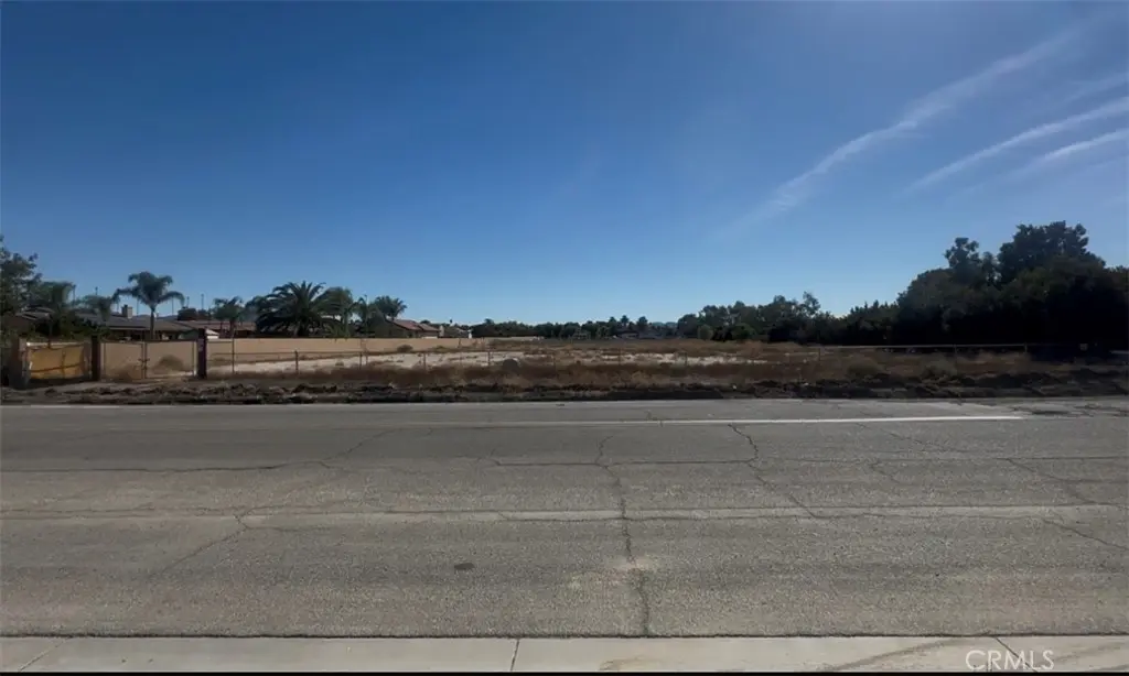 1105 Eaton Avenue, Hemet, CA — listing photo 1