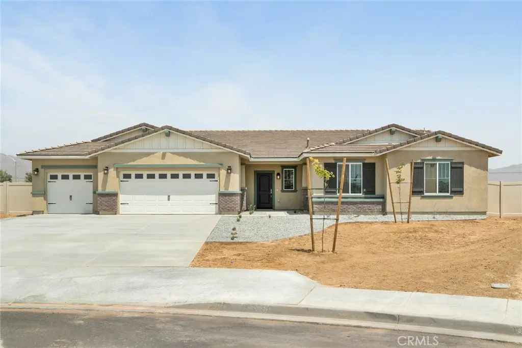 14818 Desert Lily Court, Apple Valley, CA — listing photo 1