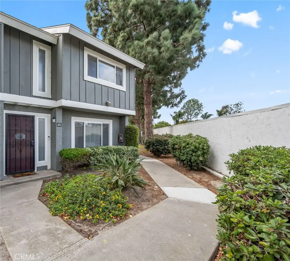 Townhouse for sale at 414 Woodpark Way, Oceanside, CA featuring 3 beds and 3 baths