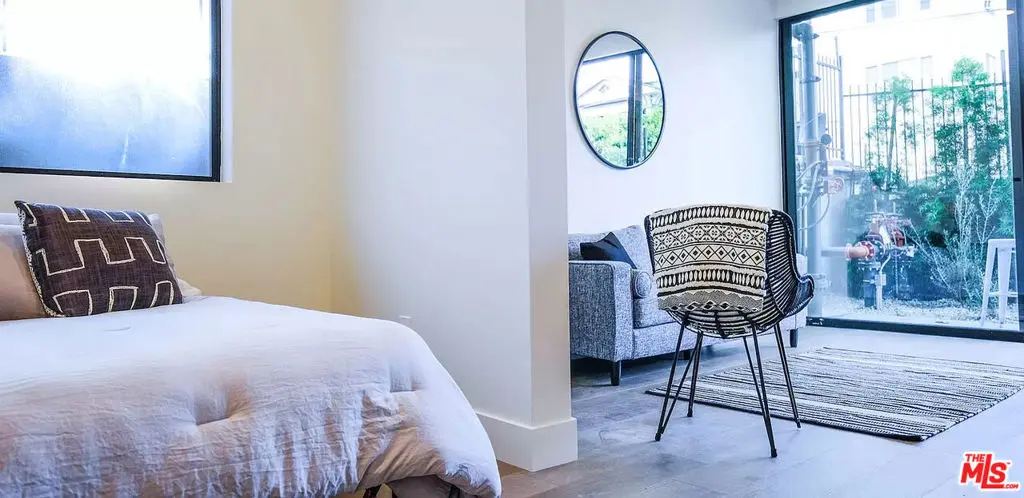 Residential Lease for rent at 321 N Bixel Street 2, Los Angeles, Los Angeles County, CA and 1 bath