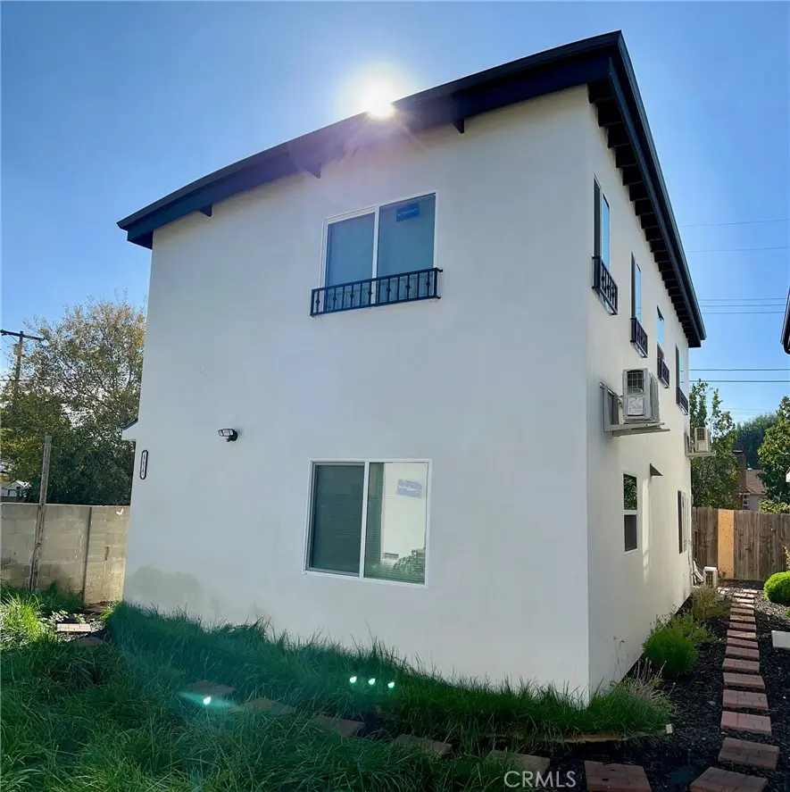 18654 1/2 Runnymede St. 1/2, Reseda, CA — listing photo 1