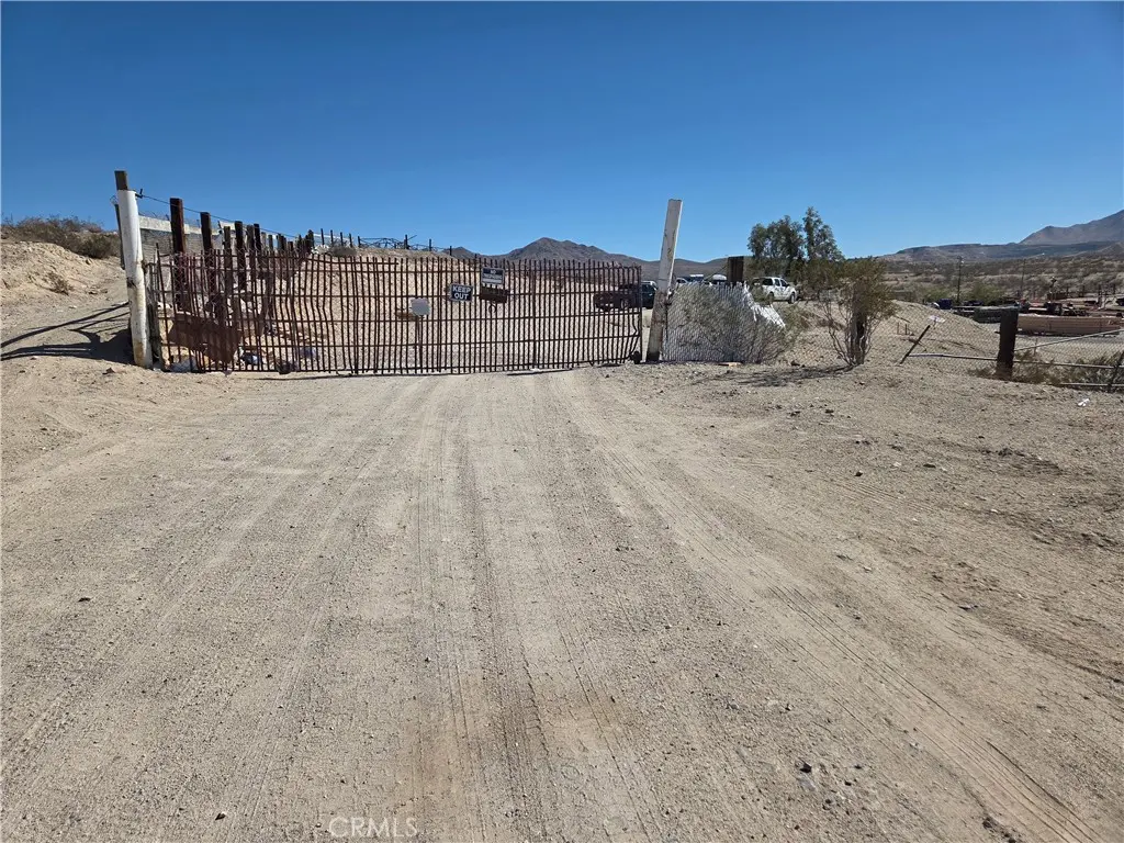 15411 RATTLESNAKE GULCH, Oro Grande, CA — listing photo 1