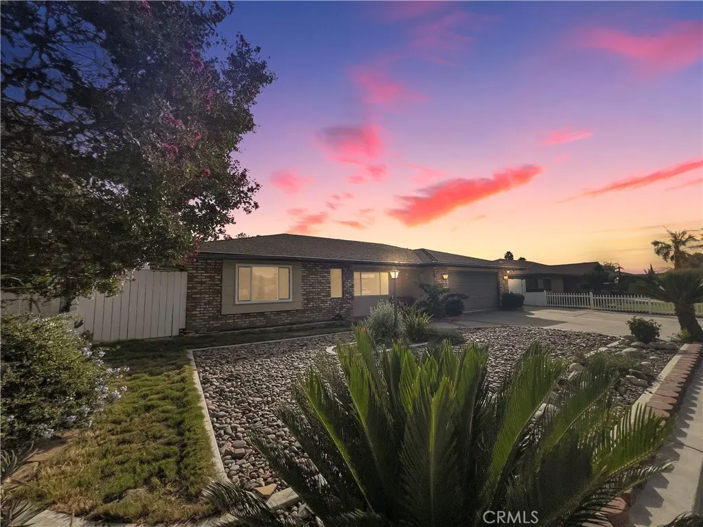 Single Family Residence for sale at 42191 Mayberry, Hemet, CA featuring 3 beds and 2 baths