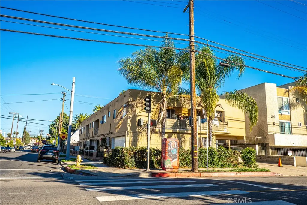 Apartment for sale at 5666 Lemon Grove Avenue, Los Angeles, CA