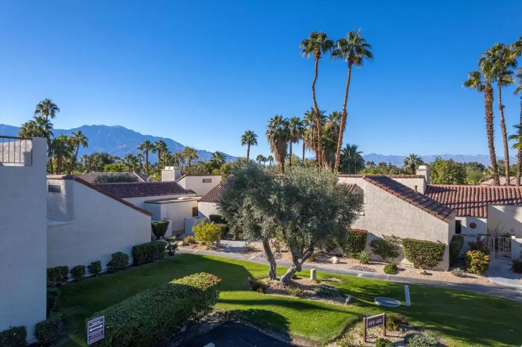 Condominium for rent at 464 Sunningdale Drive, Rancho Mirage, CA featuring 3 beds and 3 baths