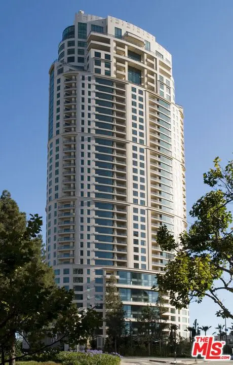 Condominium for rent at 1 W Century Drive PH 38B, Los Angeles, CA featuring 2 beds and 4 baths