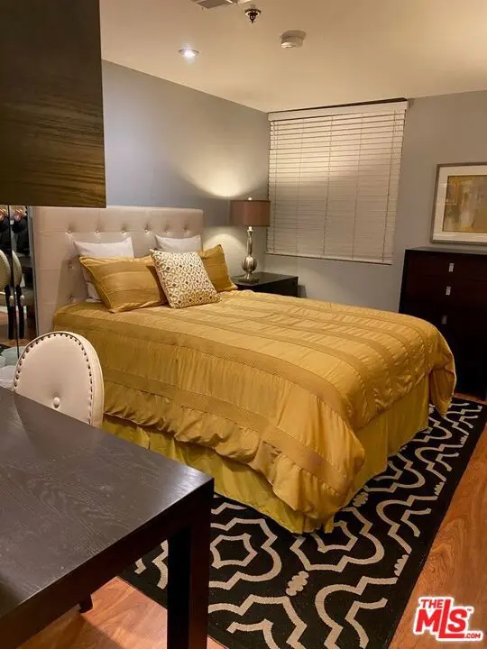 Residential Lease for rent at 10660 Wilshire Boulevard 101, Los Angeles, Los Angeles County, CA and 1 bath