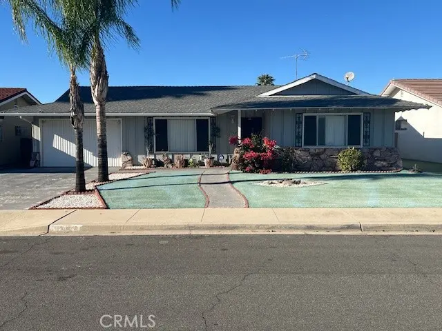 Single Family Residence for sale at 1140 Amberwood Drive, Hemet, CA featuring 2 beds and 2 baths