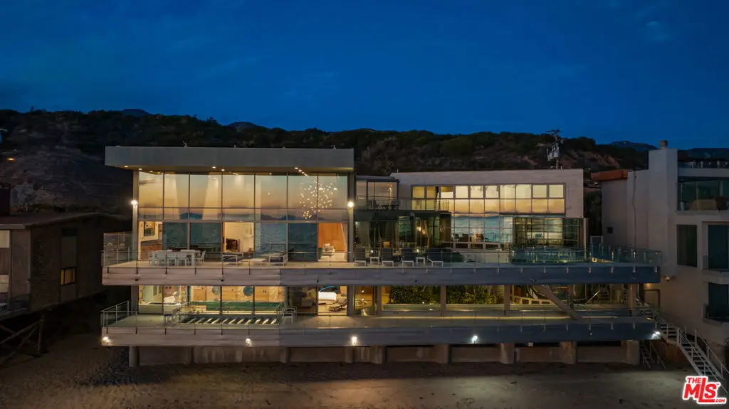 Residential Lease for rent at 24434 Malibu Road, Malibu, Los Angeles County, CA featuring 5 beds and 6 baths