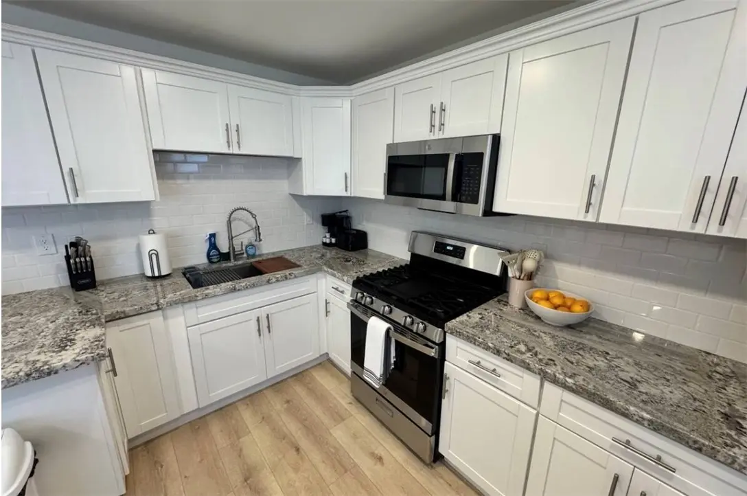 Residential Lease for rent at 123 6th Street, Huntington Beach, Orange County, CA and 1 bath