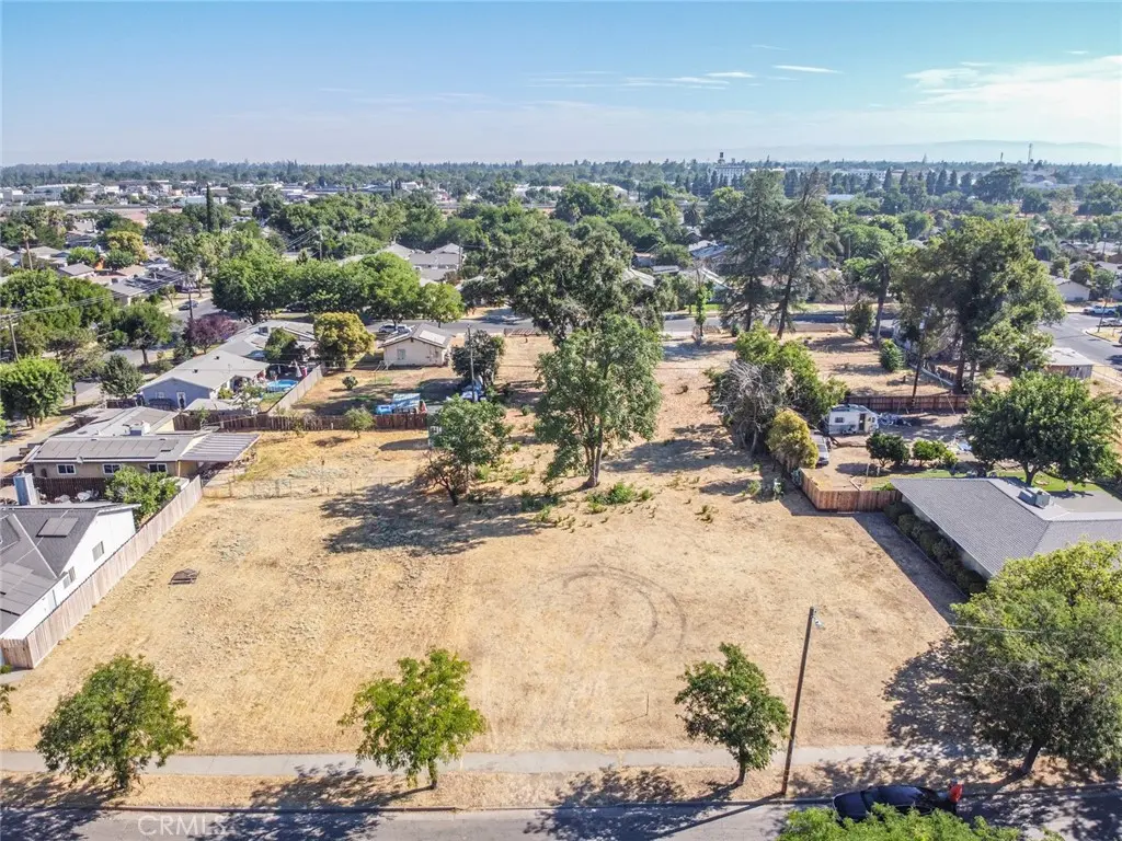 835 W 10th Street, Merced, CA — listing photo 1