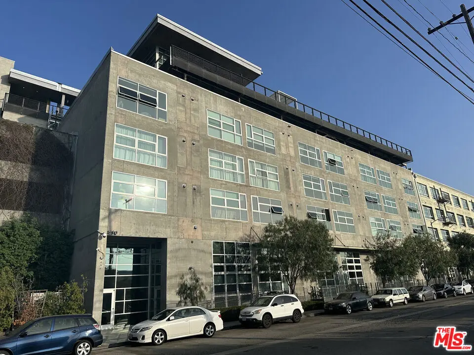 Residential Lease for rent at 530 S Hewitt Street 147, Los Angeles, Los Angeles County, CA and 2 baths