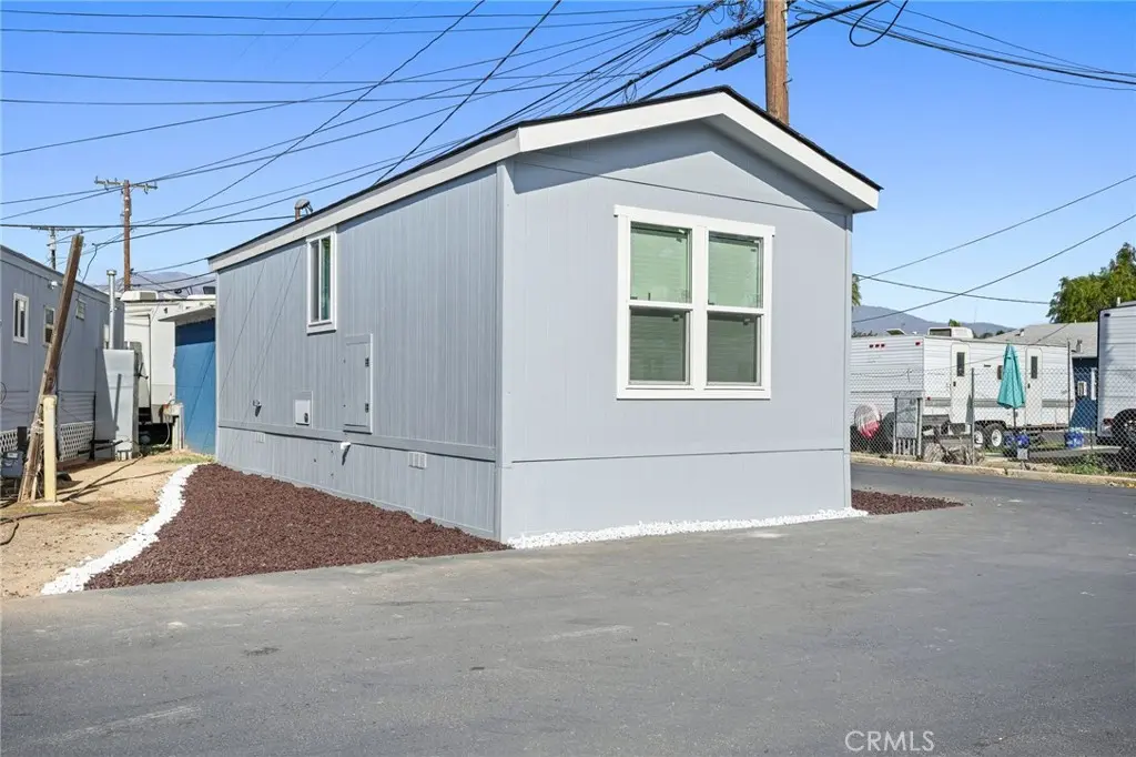 525 Palm Ave 30, Beaumont, CA — listing photo 1