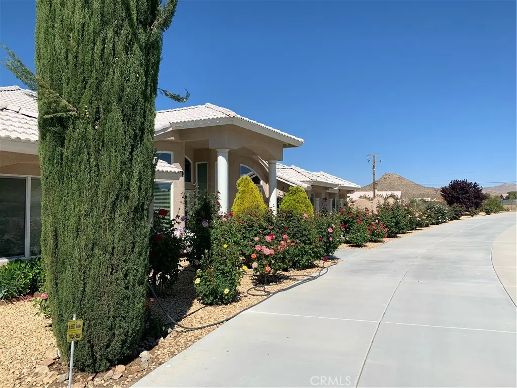Single Family Residence for sale at 16544 Tawanka, Apple Valley, CA featuring 4 beds and 3 baths