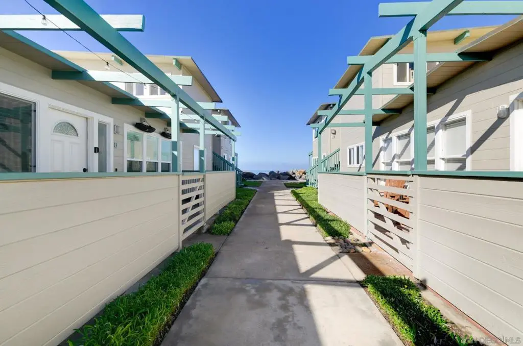 1680 Seacoast Dr B, Imperial Beach, CA — listing photo 1