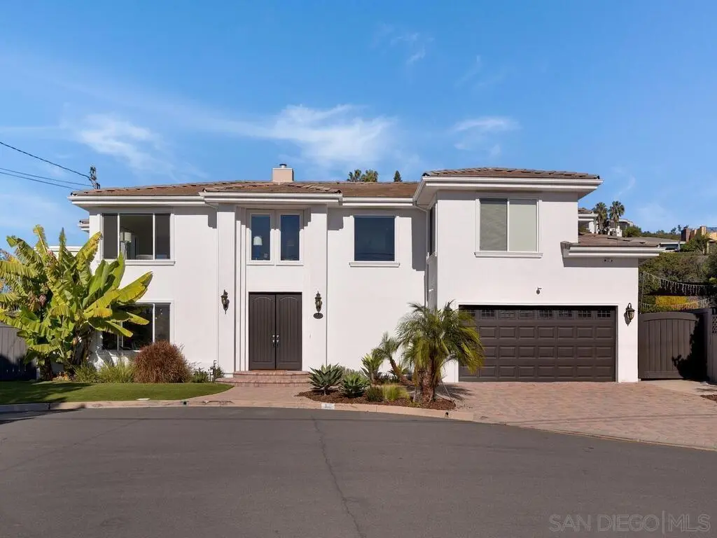 Single Family Residence for rent at 918 Sandpiper Pl, La Jolla, CA featuring 4 beds and 4 baths