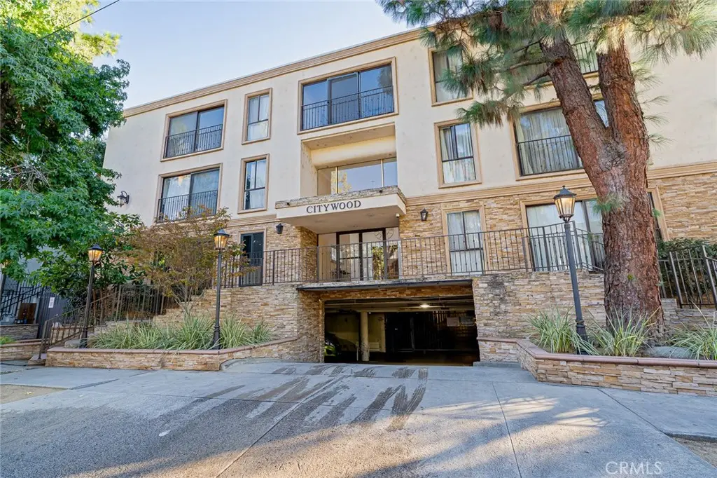15344 Weddington, Sherman Oaks, CA — listing photo 1