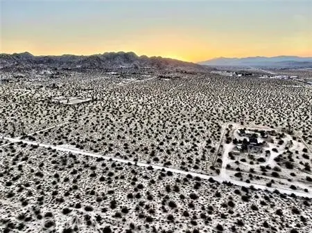 68 Sunkist, Joshua Tree, CA — listing photo 1