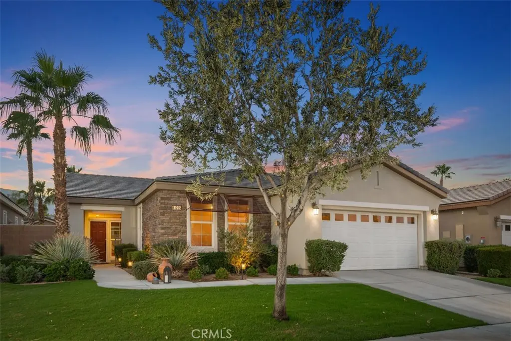 Residential Lease for rent at 61225 Living Stone, La Quinta, Riverside County, CA featuring 2 beds and 2 baths