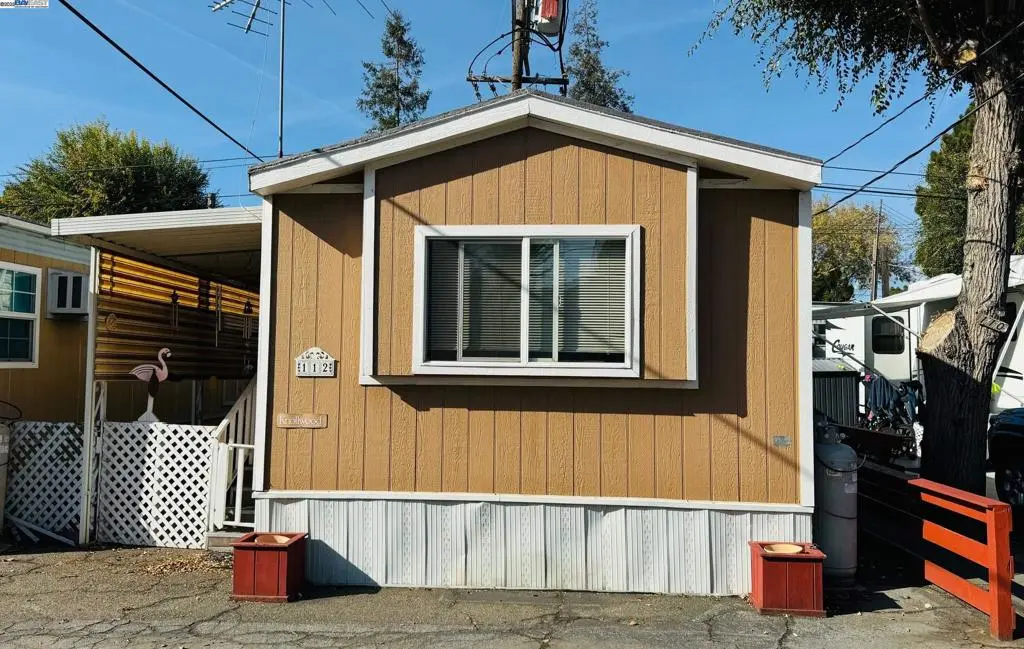 Manufactured In Park for sale at 2399 E 14th, San Leandro, CA featuring 1 bed and 1 bath