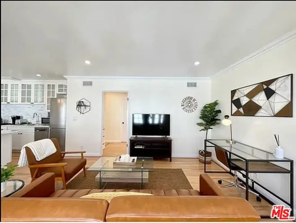 Residential Lease for rent at 429 Ocean Ave 12, Santa Monica, Los Angeles County, CA featuring 2 beds and 2 baths