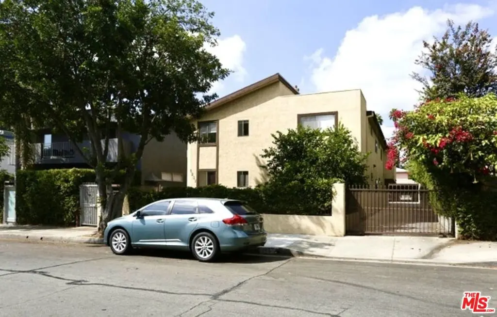 Residential Lease for rent at 1237 N Ogden Drive 3, West Hollywood, Los Angeles County, CA featuring 1 bed and 1 bath