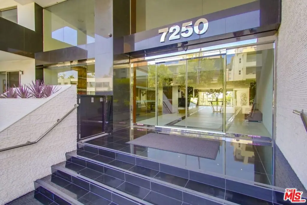 Residential Lease for rent at 7250 Franklin Avenue 702, Los Angeles, Los Angeles County, CA featuring 2 beds and 2 baths