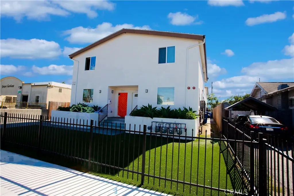 Quadruplex for sale at 630 W 79th, Los Angeles, CA