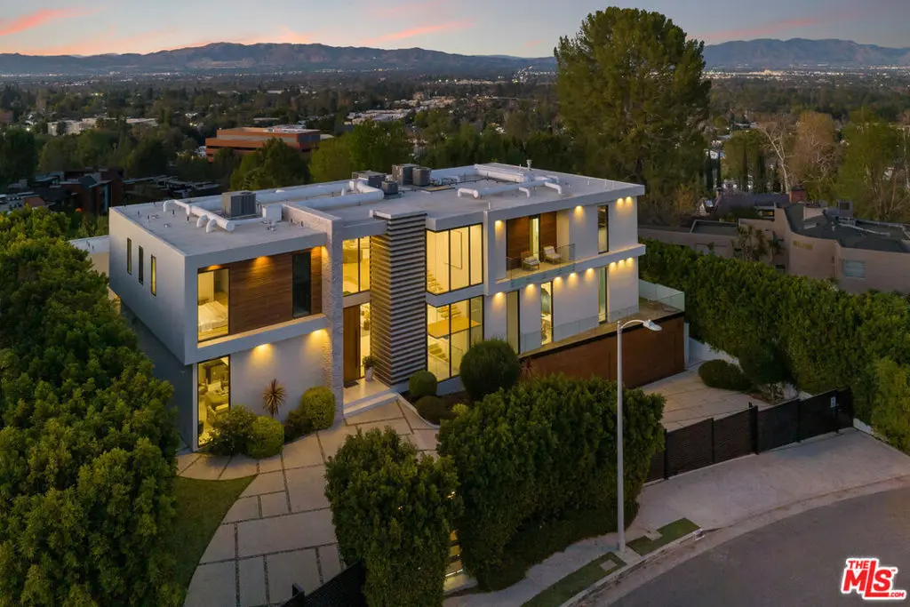 16801 Oak View Drive, Encino, CA — listing photo 1