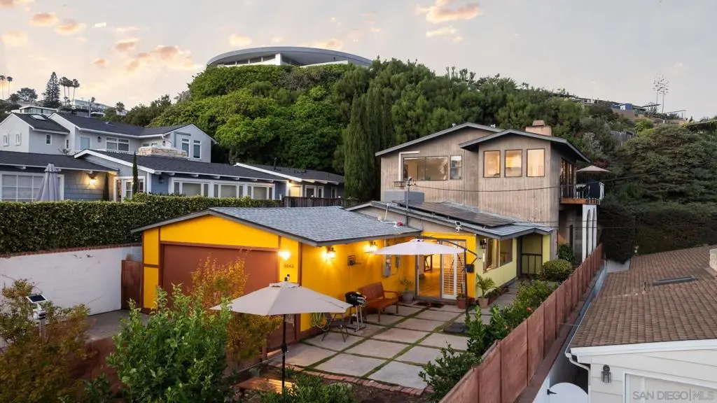 Single Family Residence for rent at 5643 Linda Rosa Ave, La Jolla, CA featuring 5 beds and 3 baths