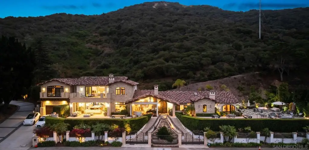 Single Family Residence for rent at 7853 Via Capri, La Jolla, CA featuring 6 beds and 6 baths