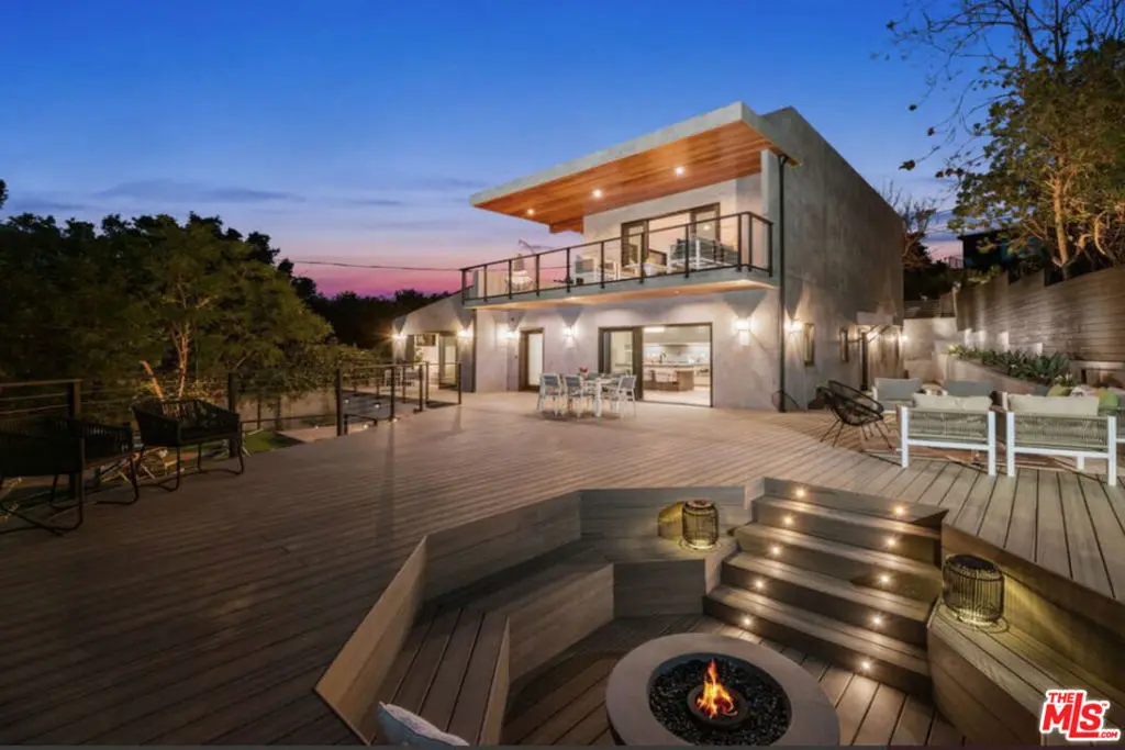 3936 Farley Court, Studio City, CA — listing photo 1