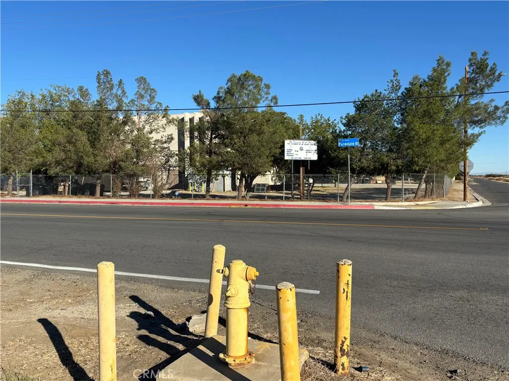 100 S Palmdale Blvd, Littlerock, CA — listing photo 1