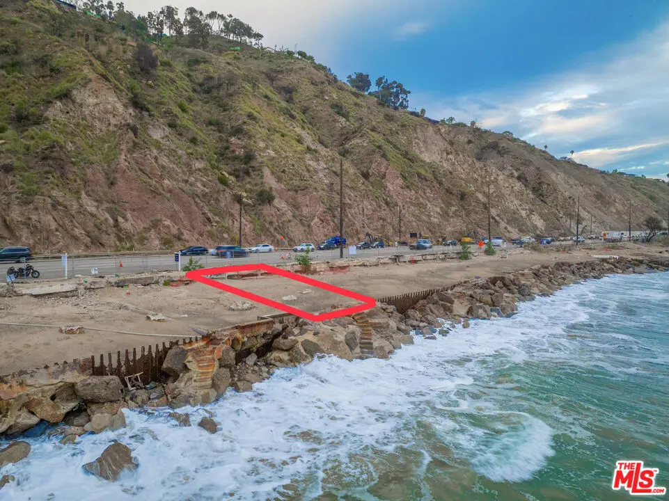 20610 Pacific Coast Highway, Malibu, CA — listing photo 1