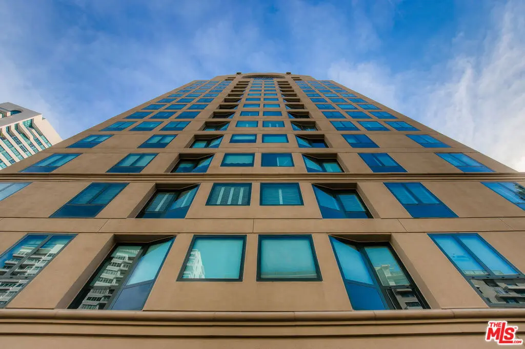 Condominium for sale at 10520 Wilshire Boulevard 905, Los Angeles, CA featuring 2 beds and 2 baths