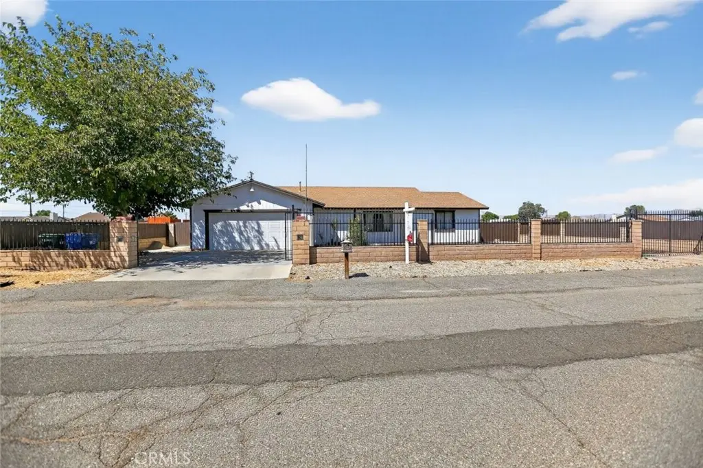 21101 Hacienda Boulevard, California City, CA — listing photo 1