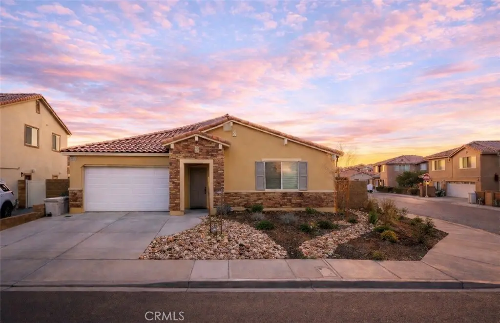 12942 Carlsbad, Hesperia, CA — listing photo 1