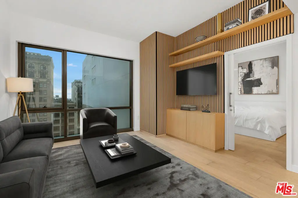 Condominium for sale at 400 S Broadway 1021, Los Angeles, CA featuring 1 bed and 1 bath