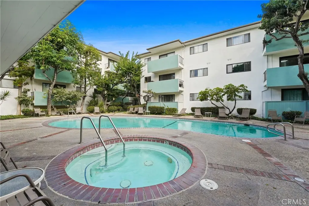 Condominium for sale at 5000 S Centinela 101, Los Angeles, CA featuring 1 bed and 1 bath
