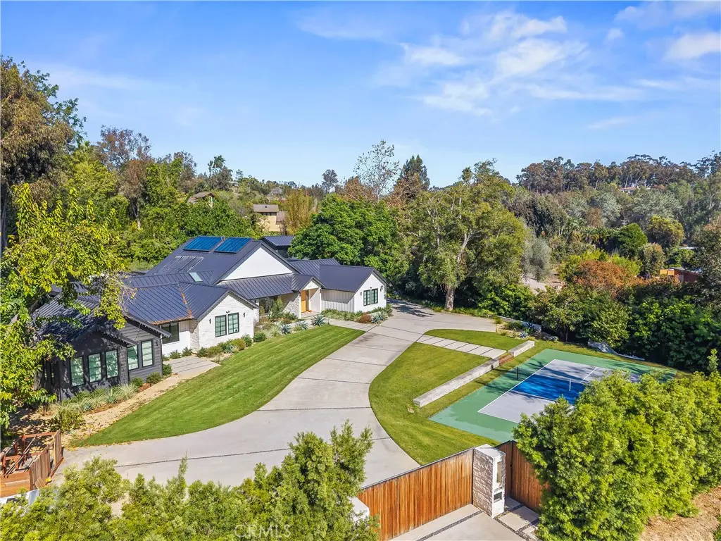 Single Family Residence for rent at 4874 Sun Valley Rd., Del Mar, CA featuring 4 beds and 5 baths