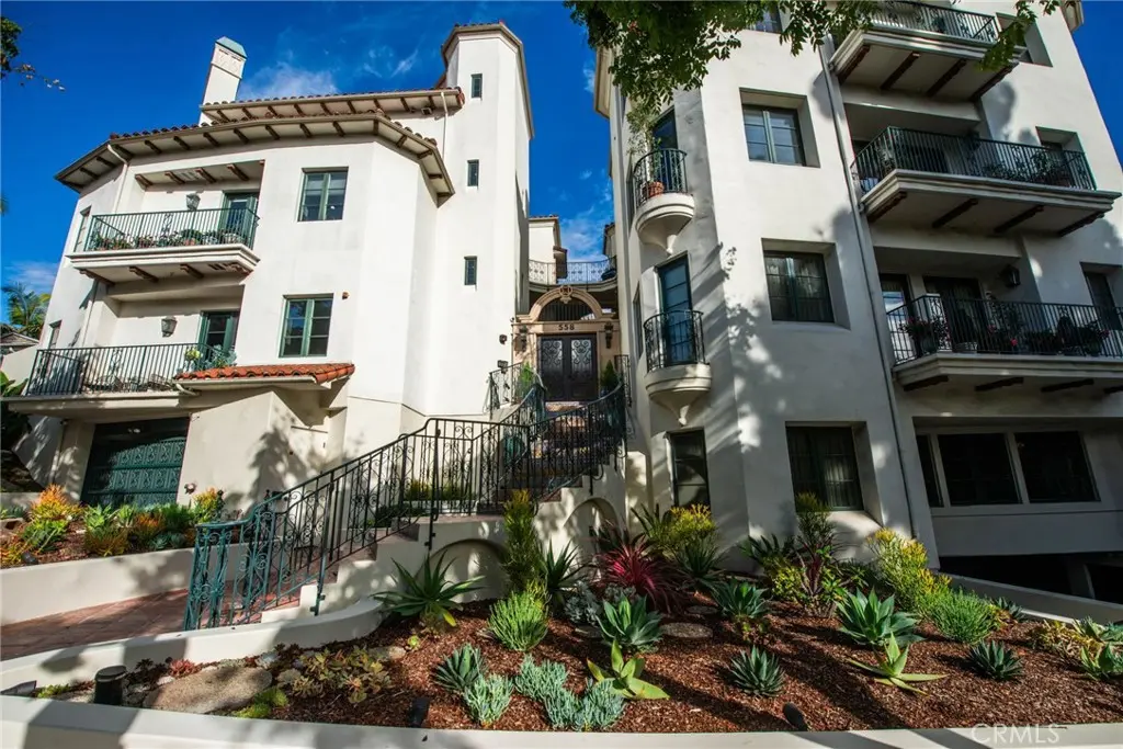 Condominium for sale at 558 Hillgreen Drive 207, Beverly Hills, CA featuring 3 beds and 4 baths
