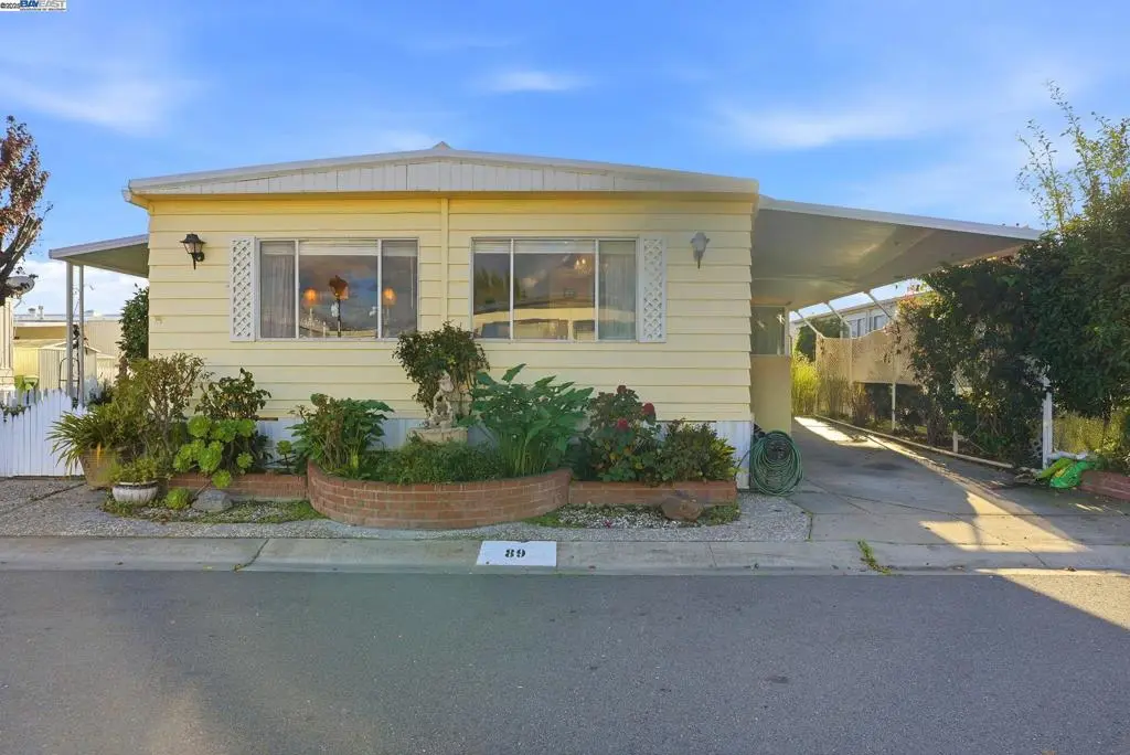 Manufactured In Park for sale at 4141 Deep Creek Rd, Fremont, CA featuring 2 beds and 2 baths